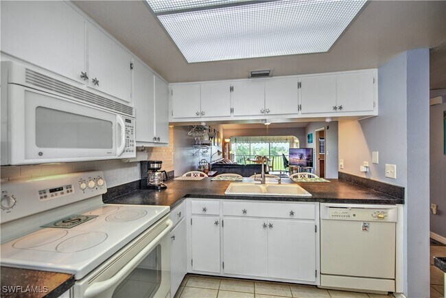 Building Photo - 15410 River Vista Dr