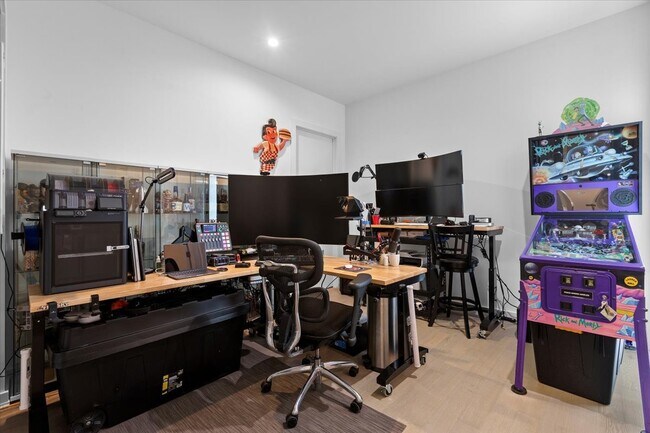 Building Photo - 2773 N Hampden Ct