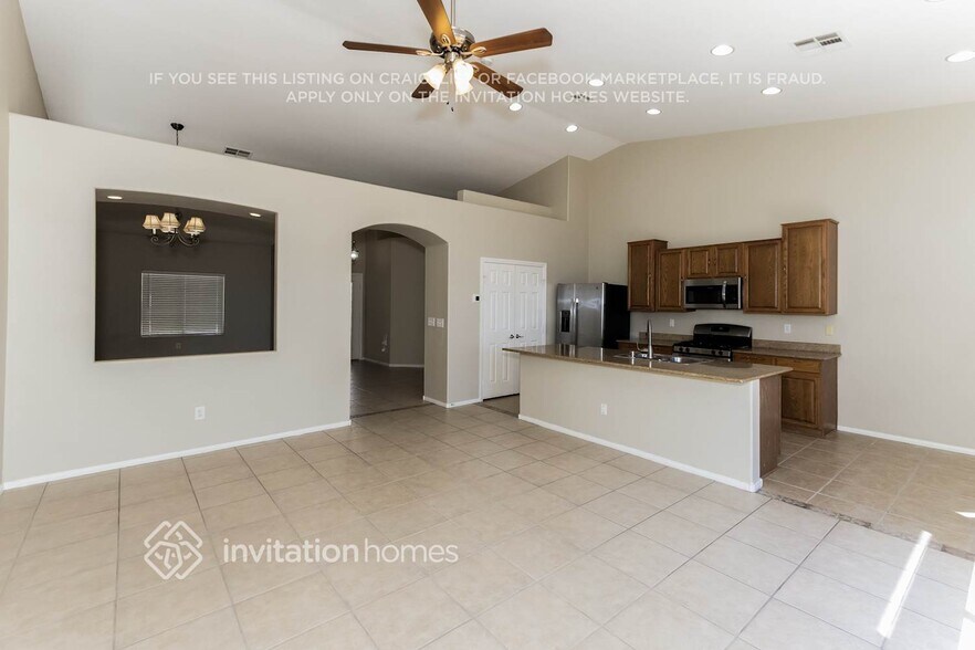 Building Photo - 5904 Buena Tierra St