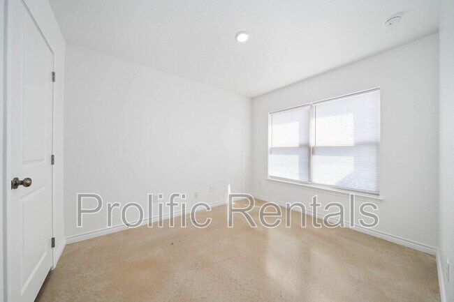 Building Photo - 1254 Lehmann Dr