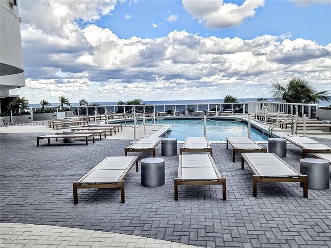 Building Photo - 6301 Collins Ave