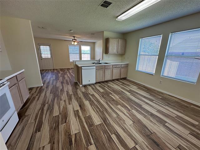 Building Photo - 1421 Mill Branch Dr