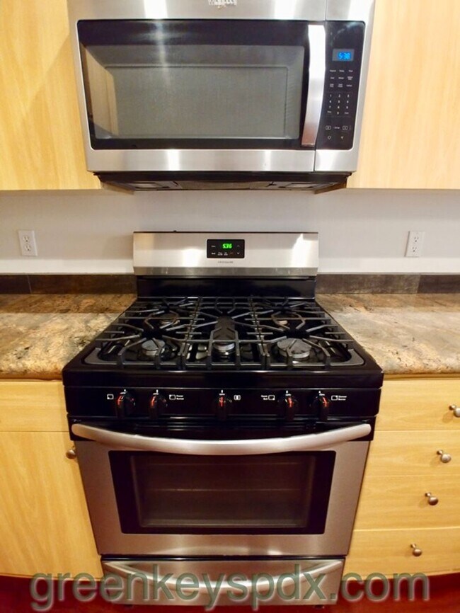 Building Photo - Awesome 1-bedroom condo near the heart of historic St. John's