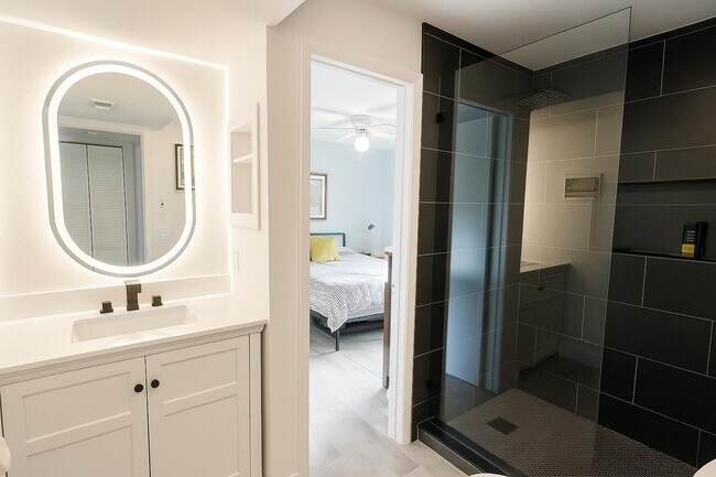 Building Photo - 1885 Palm Cove Blvd