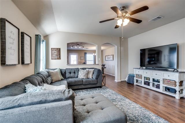 Building Photo - 1606 Meadow Creek Dr