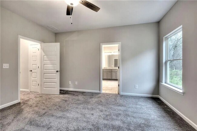 Building Photo - Beautiful NEW home in Cartersville!  Move ...