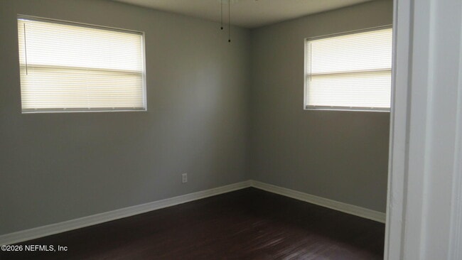 Building Photo - 1647 Dibble Cir E