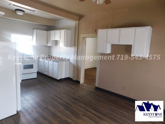 Building Photo - 906 N Glendale Ave