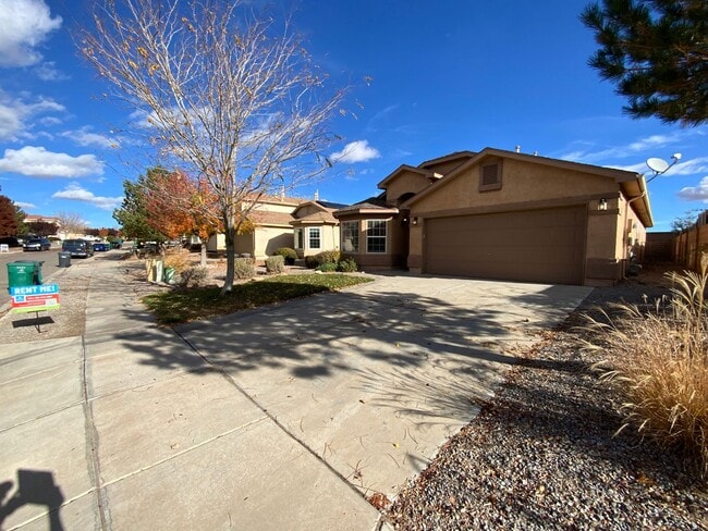 Building Photo - 4 Bedroom Single Story Home Available Near Unser Blvd NE & King Blvd NE in Rio Rancho!