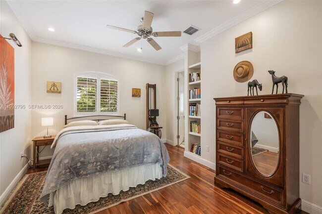 Building Photo - 755 Tiziano Ave