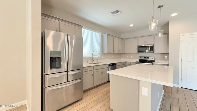 Building Photo - 7011 W Townley Ave