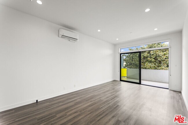 Building Photo - 1254 9th St