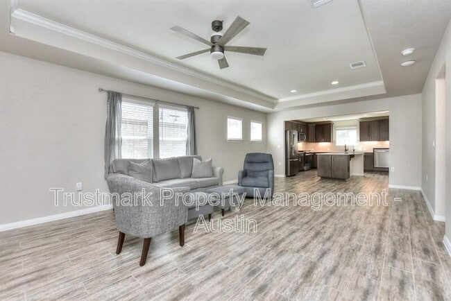 Building Photo - 220 Comal Ln