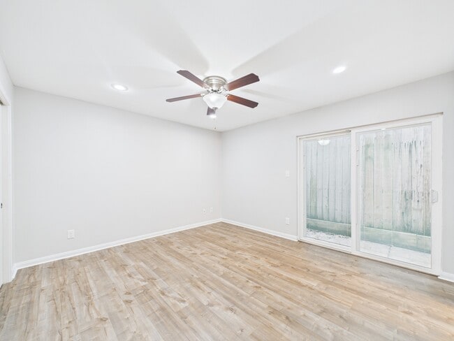 Building Photo - 5333 Richmond Ave.