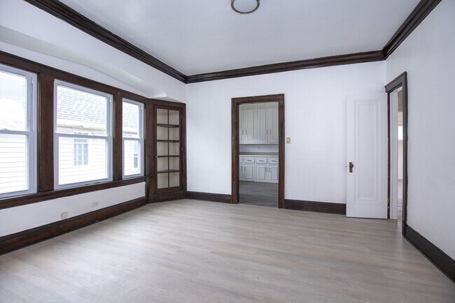 Building Photo - 2119 Lewis Dr