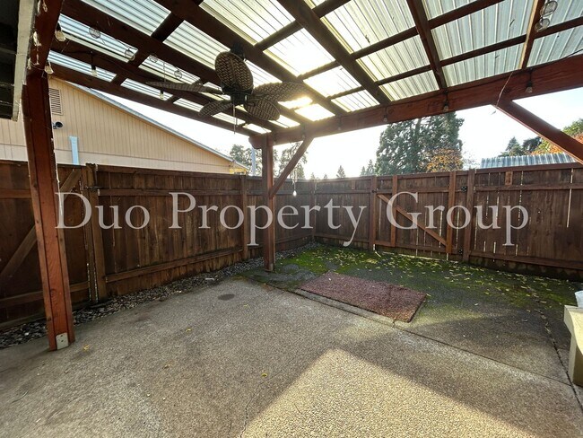 Building Photo - Bethel Danebo Home with Huge Yard and Storage