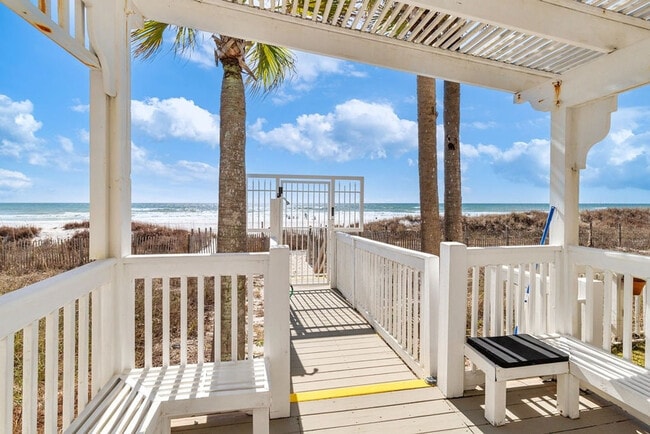 Building Photo - 8515 Surf Dr