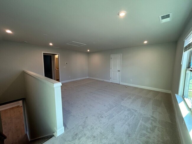 Building Photo - 505 Colebrook Wy