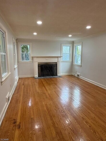 Building Photo - 271 Fuller Terrace