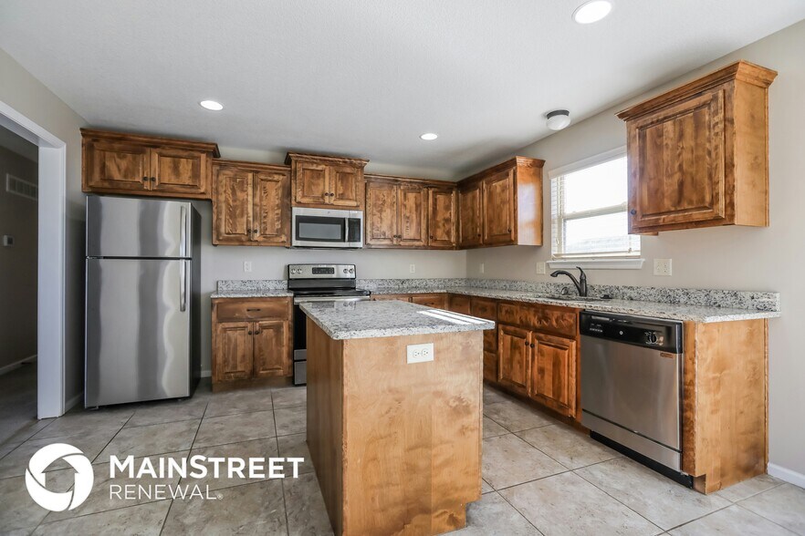 Building Photo - 505 192nd St