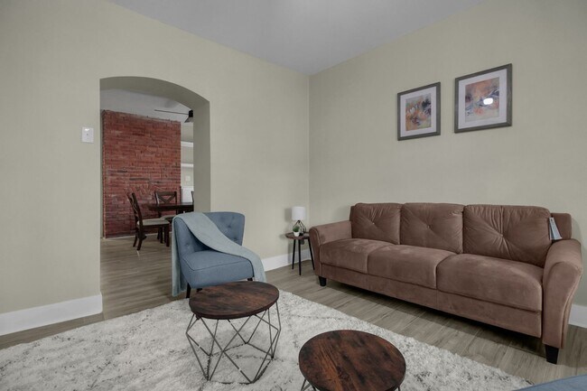 Building Photo - 570 Southwood Ave