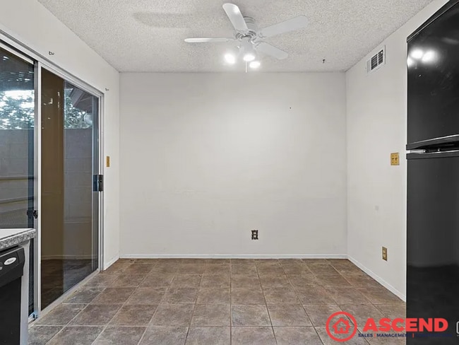 Building Photo - 4600 Beechwood St