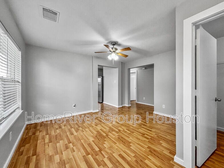 Building Photo - 904 Wilaby Ln