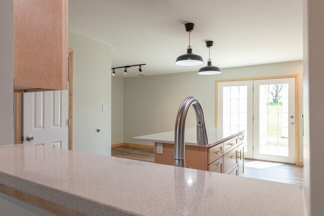 Building Photo - 289 Governors Park Rd