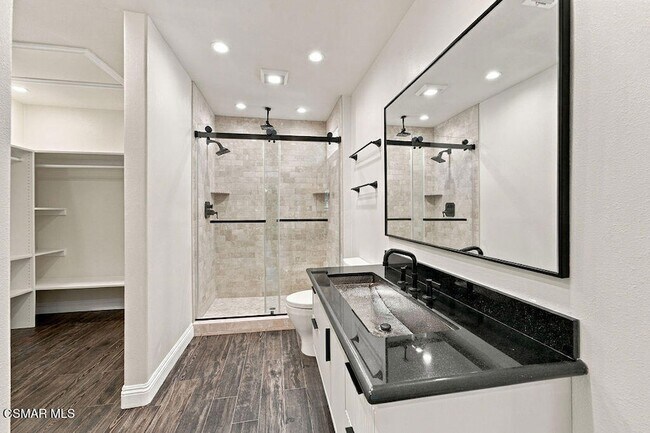 Building Photo - 5769 Nutwood Cir