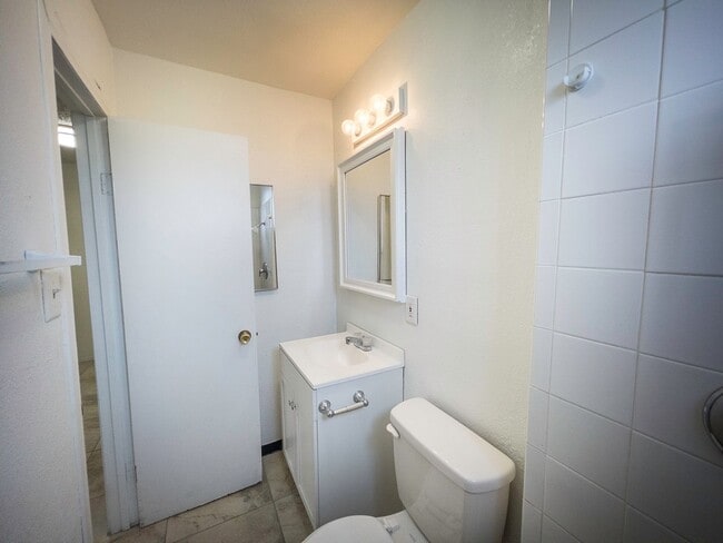 Building Photo - 1 bed and 1 bath located in Henderson!