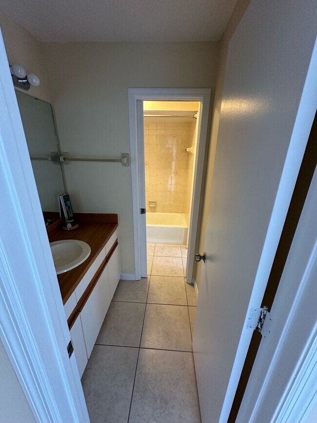 Building Photo - 2BD / 2BA SUNTREE VILLA HOME