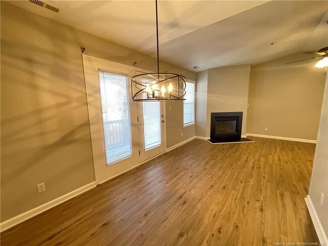 Building Photo - 267 Waterdown Dr