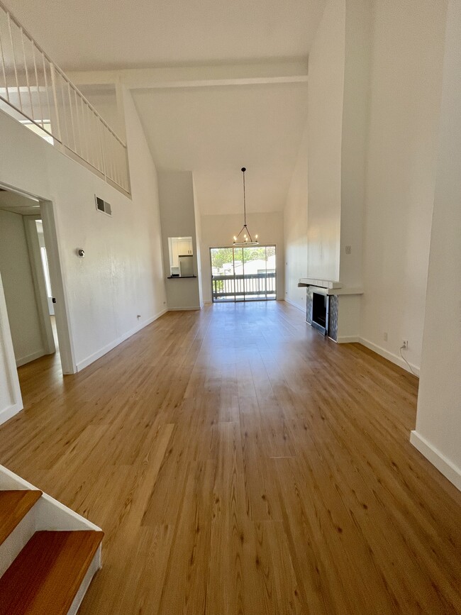 Building Photo - 1311 Summertime Ln