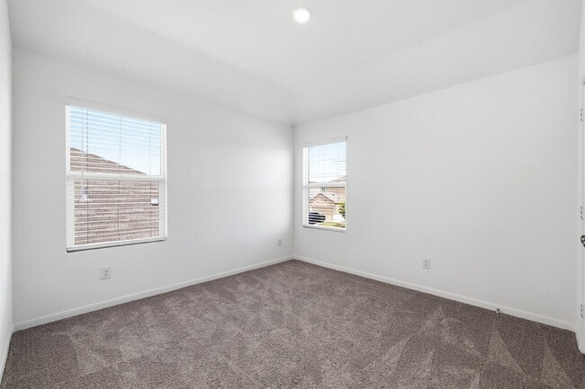 Building Photo - 14014 Roller Mls