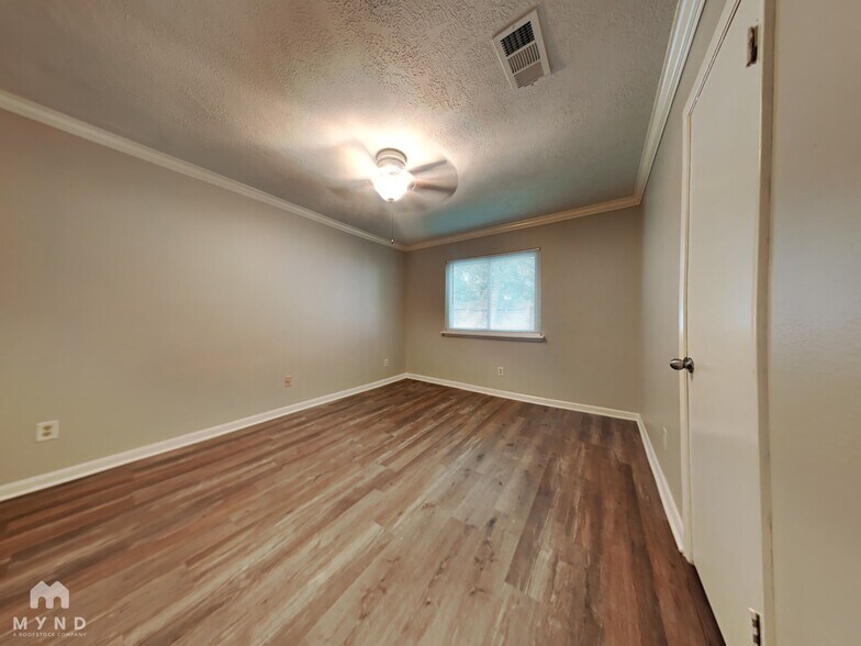 Building Photo - 4159 Amir St