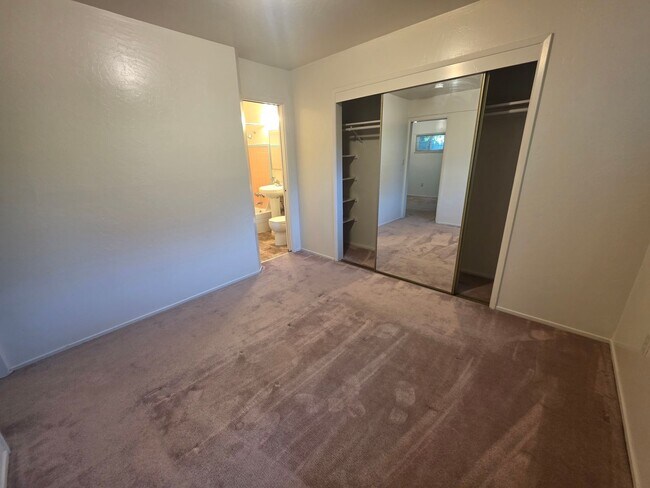 Building Photo - 1-bdr just blocks from Downtown Berkeley