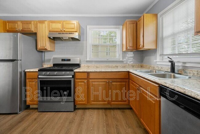 Building Photo - 1472 Norman Berry Dr