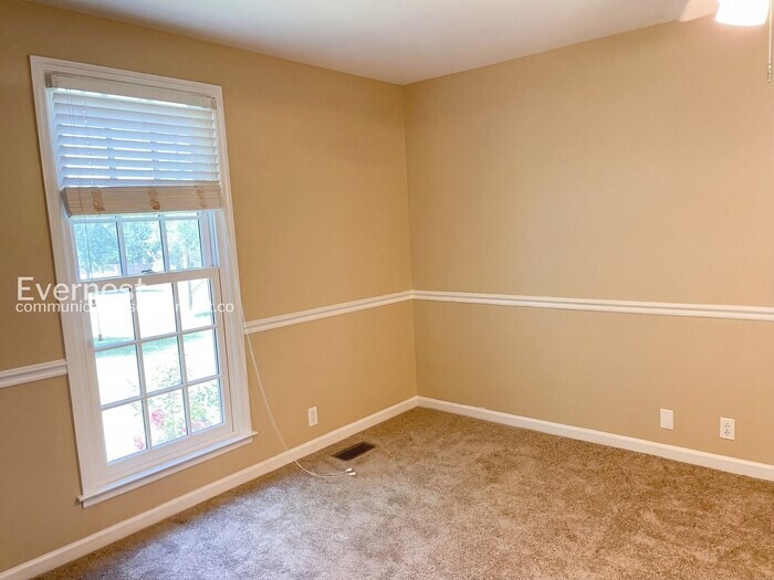 Building Photo - 1203 Countryside Dr