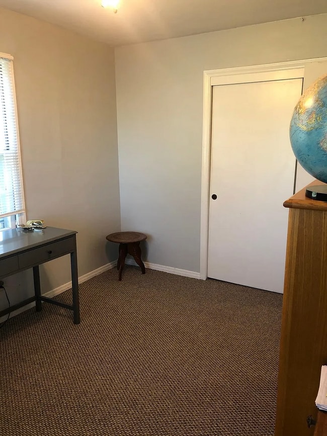 Building Photo - Newly Remodeled