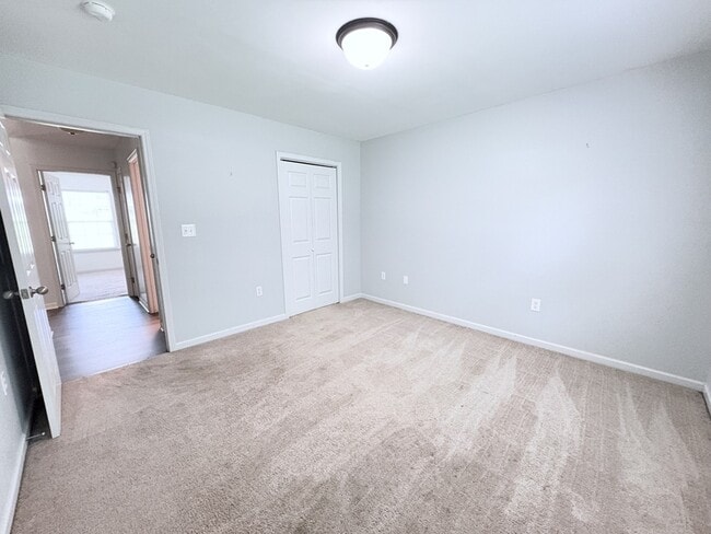 Building Photo - 112 Rose Ln