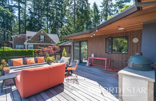 Building Photo - Perfectly located Lake Oswego Mid-century Modern Home with Lake Rights
