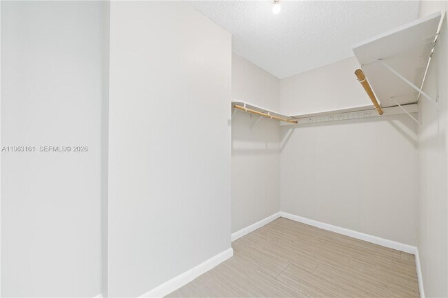 Building Photo - 16740 NE 9th Ave