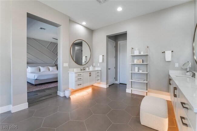 Building Photo - 3120 Greenscape Ln