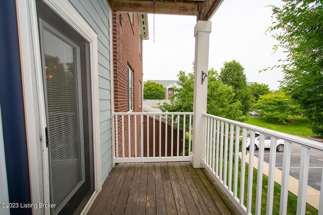 Building Photo - 2704 Bradford Commons Dr