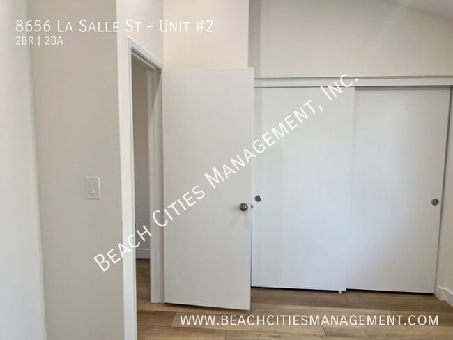 Building Photo - 8656 La Salle St