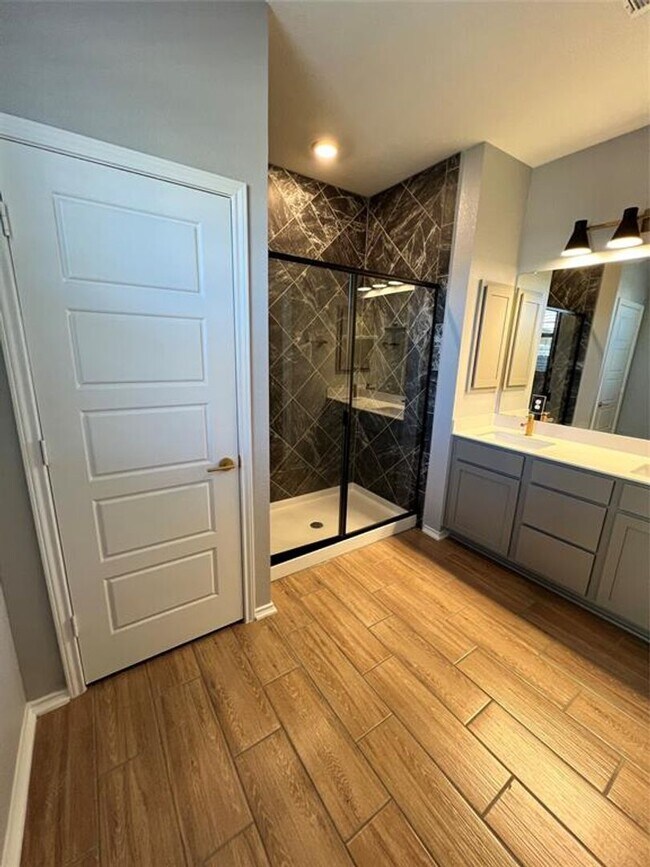 Building Photo - Del Valle Sundance Crossing / 4 bedrooms, ...