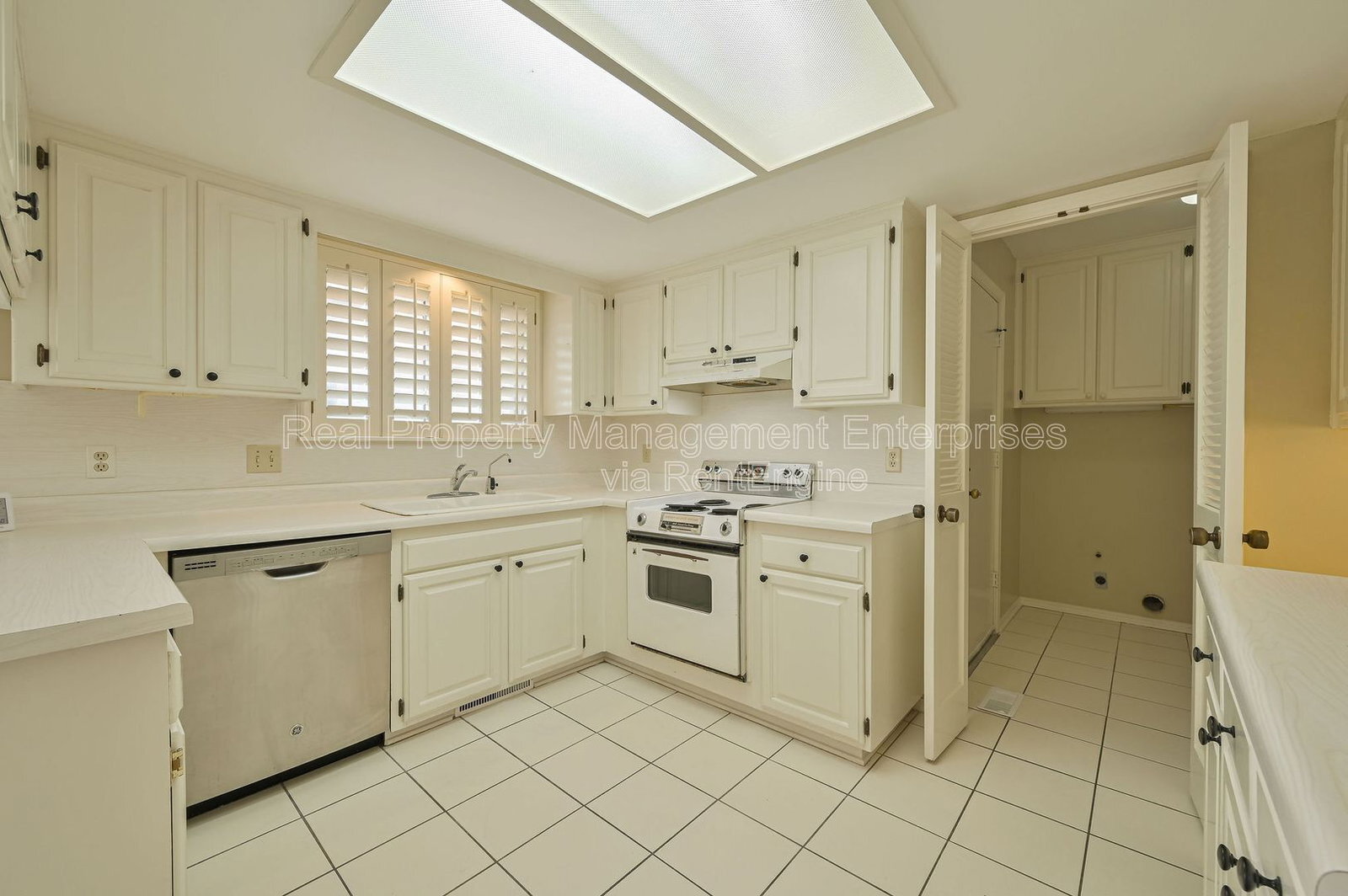 Building Photo - 7016 Stonycreek Dr