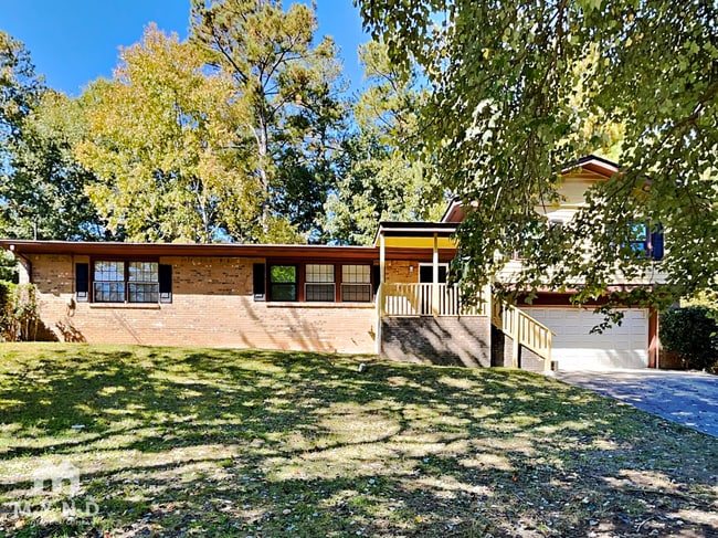 Building Photo - 2050 Sandgate Cir SW