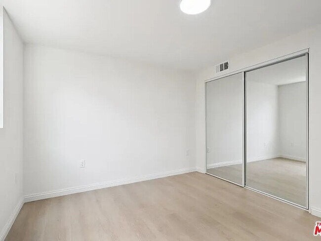 Building Photo - 1677 E 111th St