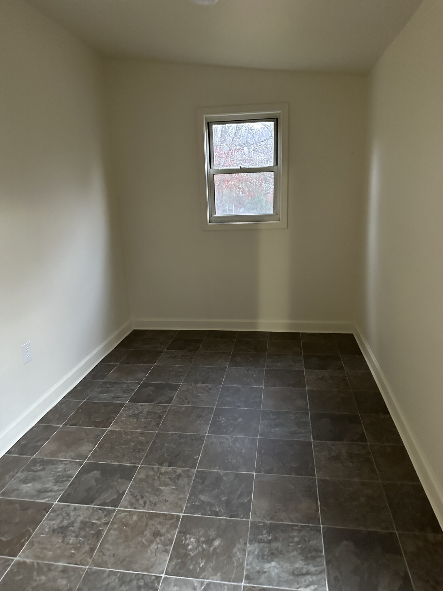 Laundry room/extra - 912 Stone St